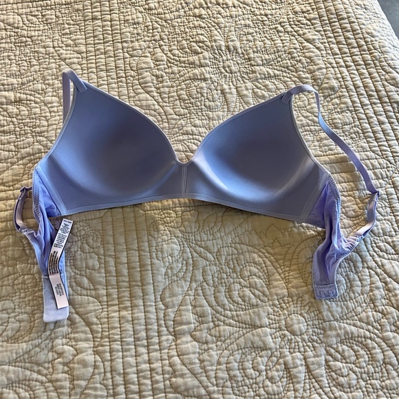 Victoria’s Secret Lightly Lined Wireless Teeshirt Bra - Picture 6 of 6